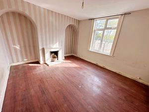 Living room- click for photo gallery